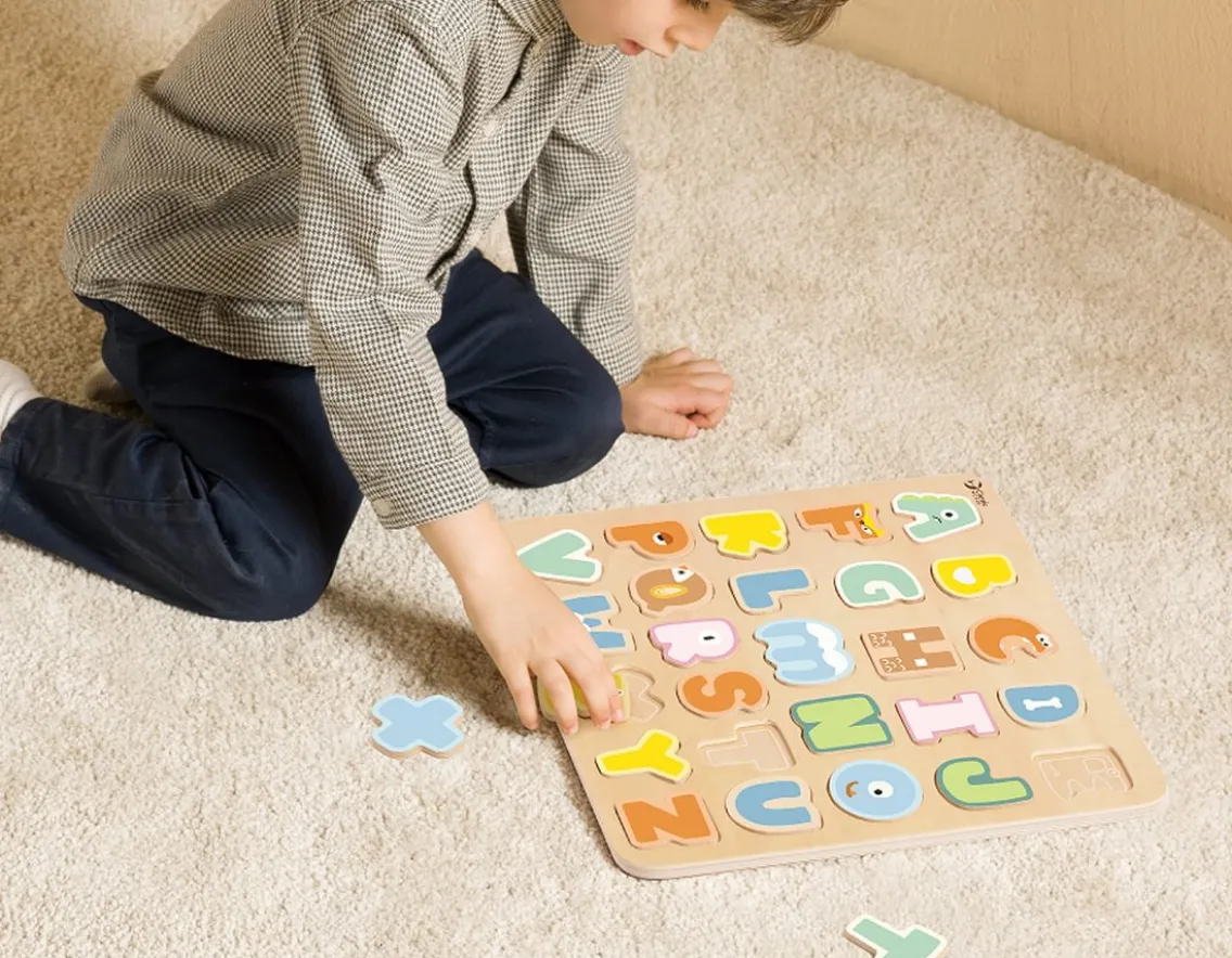 Puzzles|Wooden Toys-Classic World Alphabet Puzzle - Natural Wood