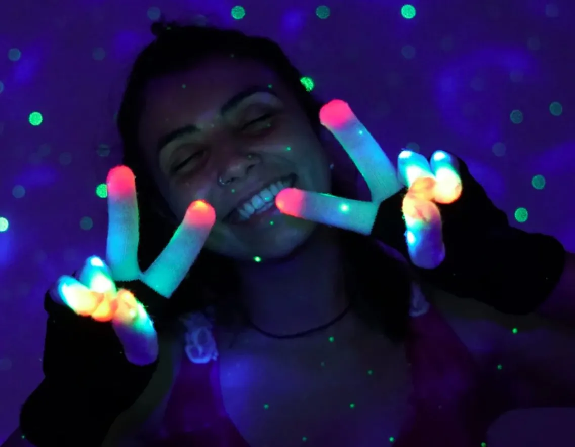Fashion & Style|Magic, Spooky & Spells-Illuminated Apparel LED Light Up Gloves - Age 4-7 Years